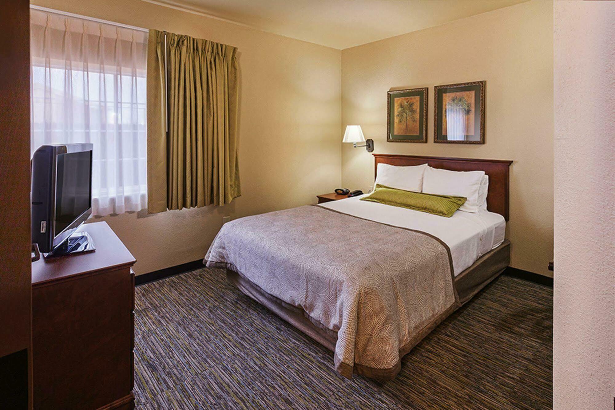 Candlewood Suites Tulsa Broken Arrow Exterior photo
